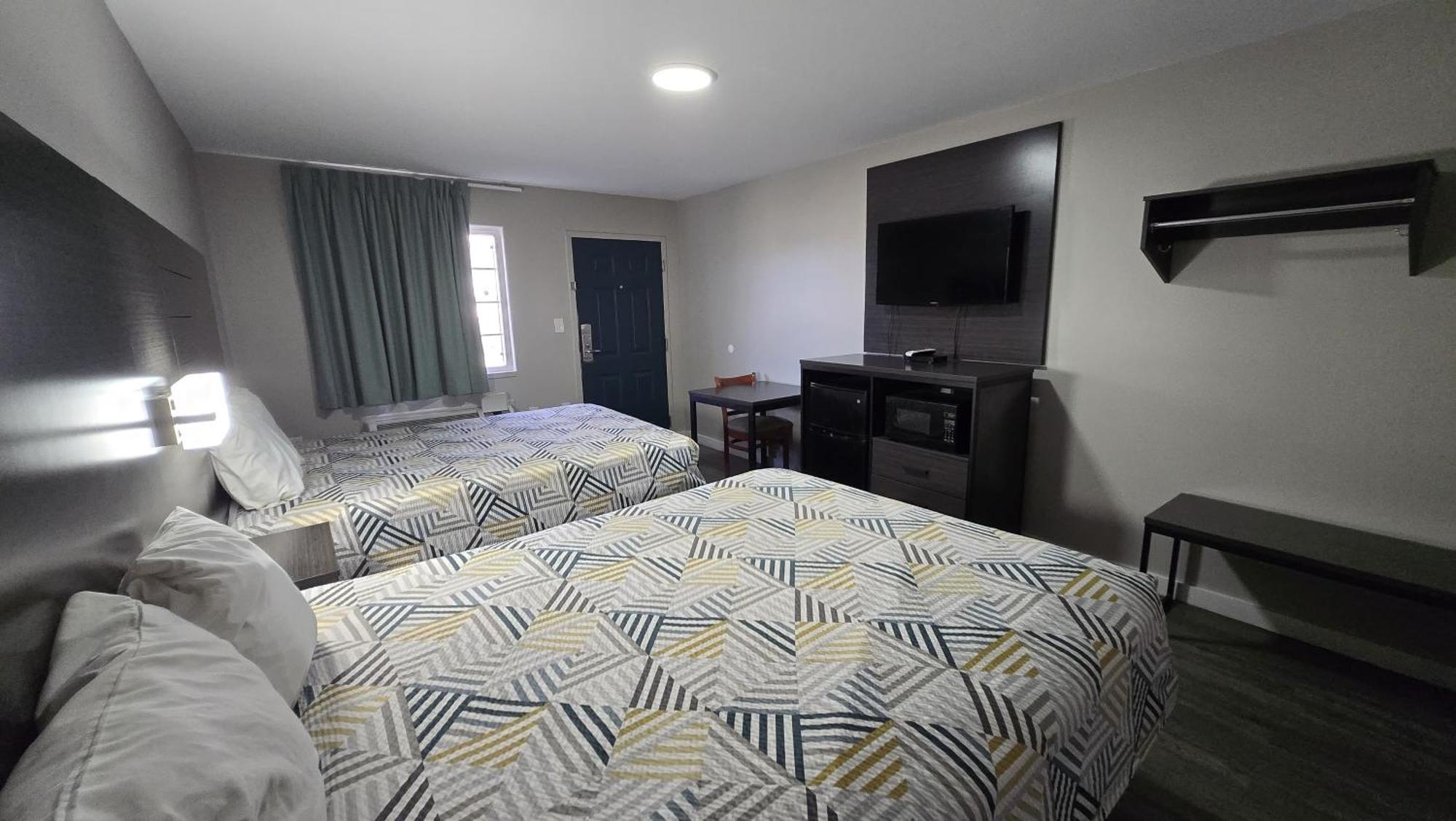 Deerfield Inn Parsons Bagian luar foto