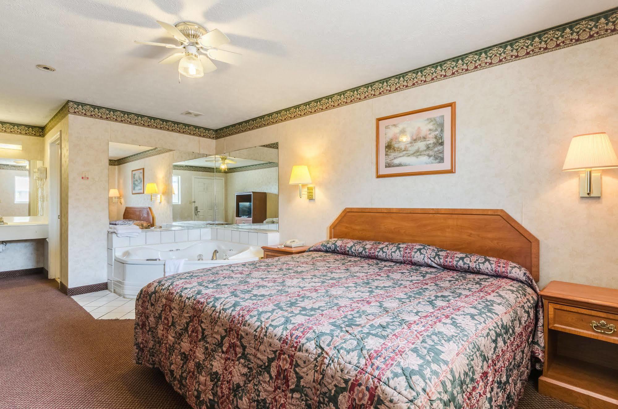 Deerfield Inn Parsons Bagian luar foto
